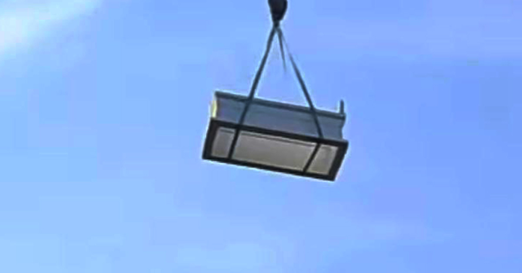 Gerede'de Havada Asılı Mezar Taşı Görüntüsü