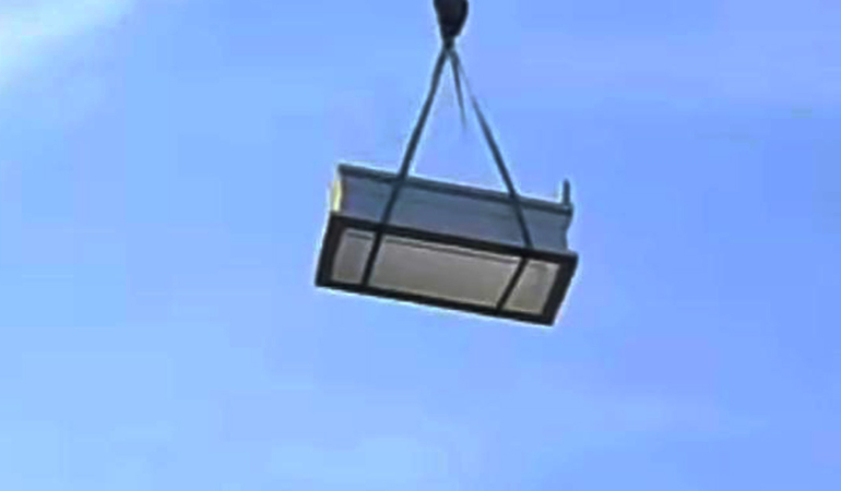 Gerede’de Havada Asılı Mezar Taşı Görüntüsü Büyük Merak Uyandırdı